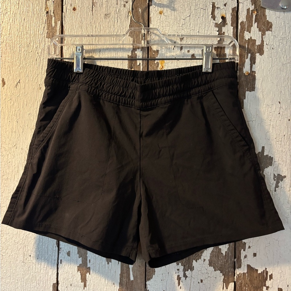 The North Face girls Black Athletic Shorts